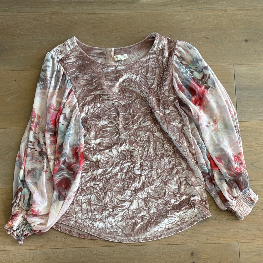 Meadow Rue Size Small Floral Blouse with Sheer Sleeves.